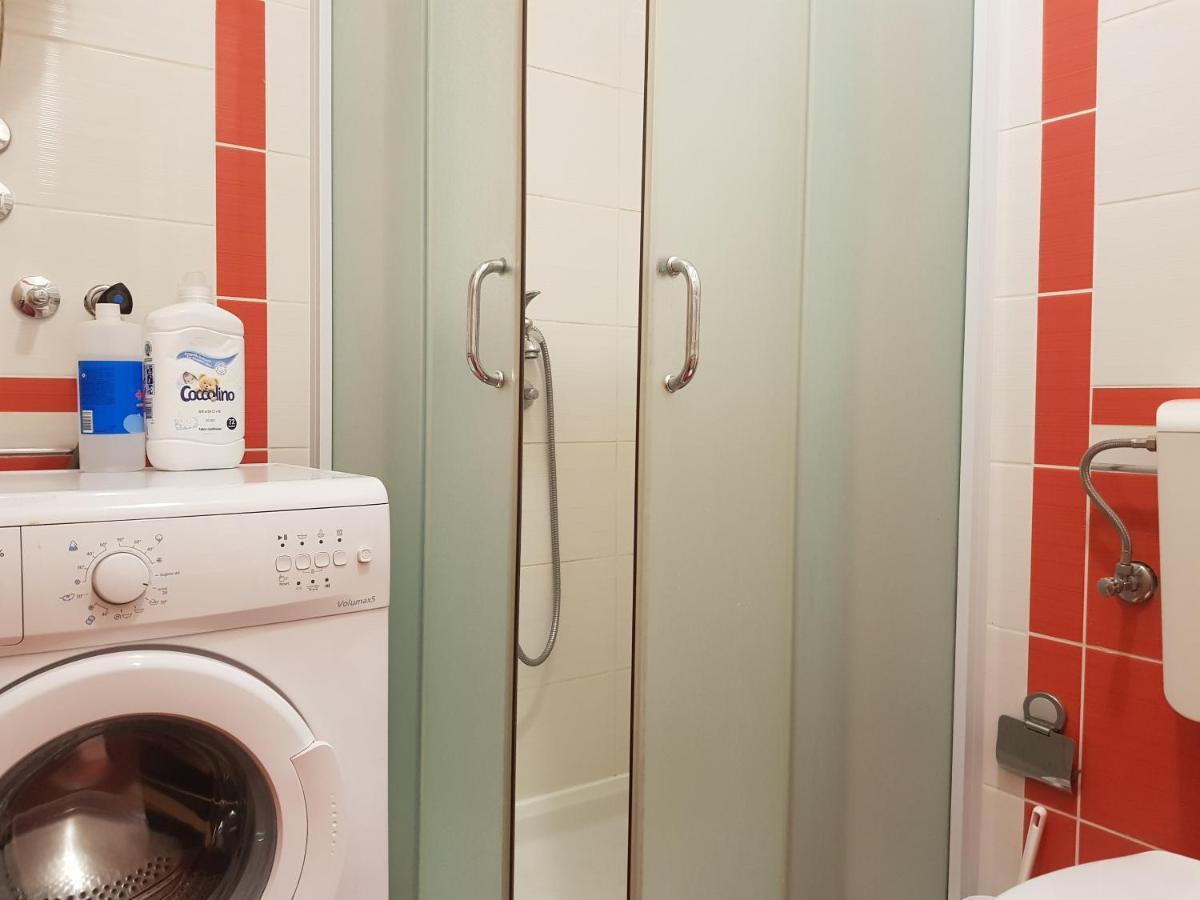 Rajiceva 5- Apartman Sa Prostranom Terasom I Garaznim Mestom Kragujevac Bagian luar foto